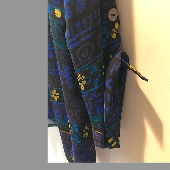 Chicos - Classic Colorful print sheer Rayon top Size 3 (size 16) - Picture 8 of 9